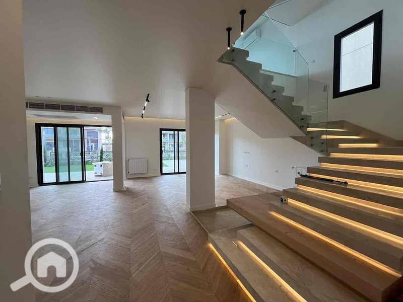 10 cb109669-546e-46a8-a500-ac5bb0311ed9. jpg