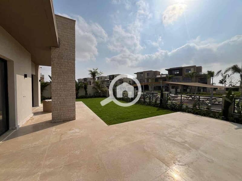 12 bfd14b5c-d2bd-463c-8d16-a8c45582ca50. jpg