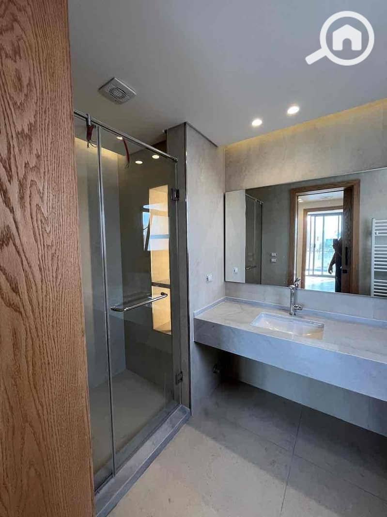 13 e21400b6-8a39-49c3-9755-41445200814e. jpg