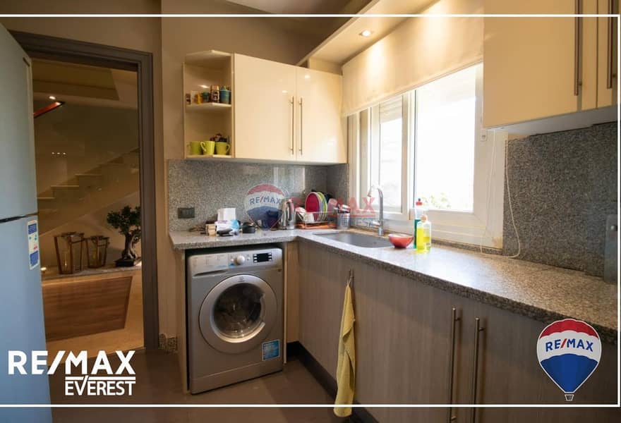 12 5a09fec0-f237-4b53-87c9-e9465e1aca7f. jpg