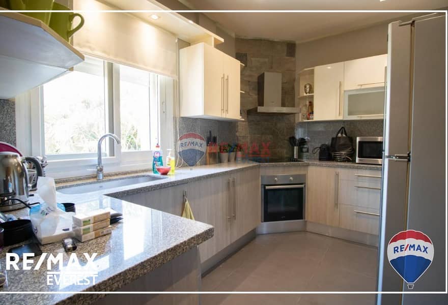 13 4d405a91-b490-42c3-93d6-c9ebc42e9775. jpg