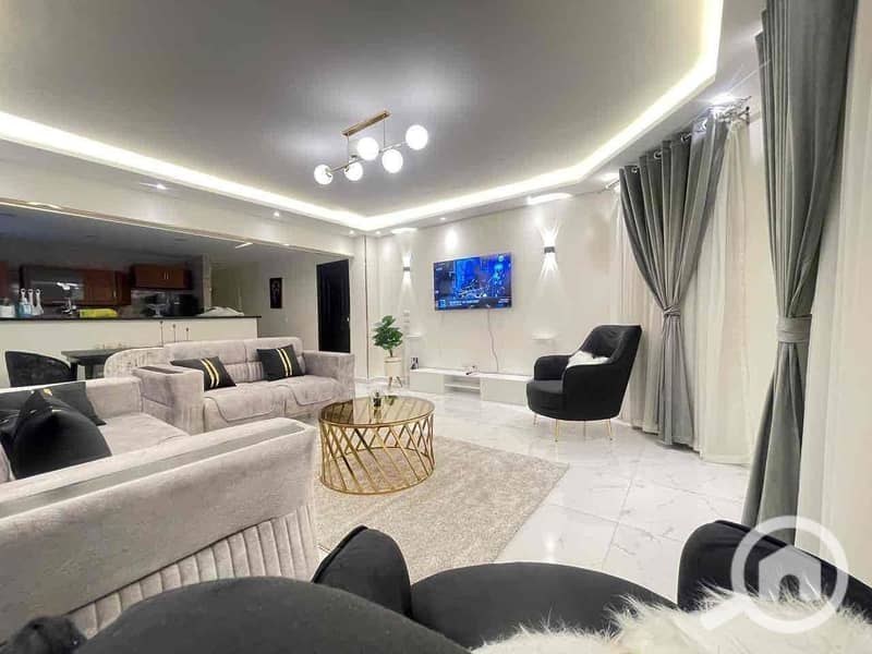 4 10f3d945-f906-43a3-b0f2-b3690185f859. jpg