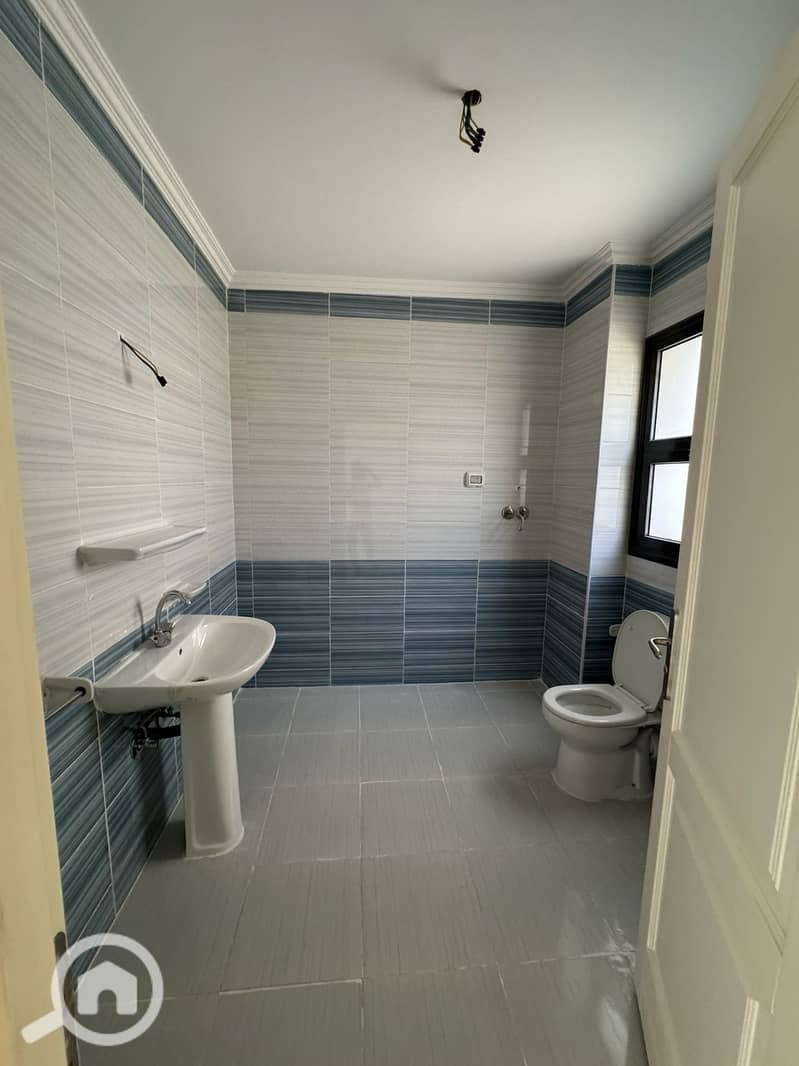 5 b4efd8ee-0645-4d13-8ae2-1c49ec7c9858. jpeg