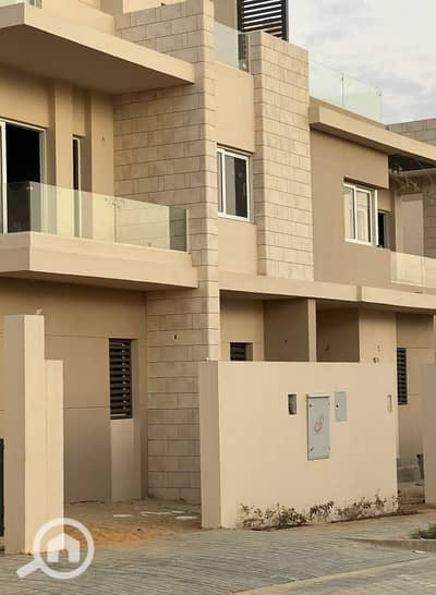 3 Bedroom Townhouse for Sale in 6th of October, Giza - IMG-20251130-WA0190. jpg 3 Bedroom Townhouse for Sale in 6th of October, Giza - IMG-20251130-WA0190. jpg