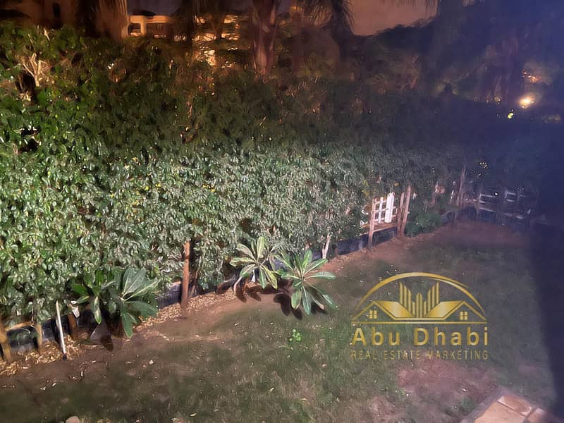 2 6cc48fc3-7743-4988-8b04-f8c8d244ee27. jpg