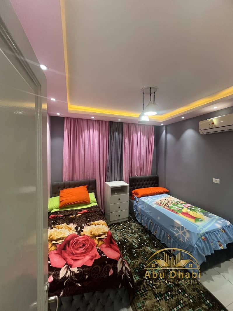 6 c4d2bc6b-a7f2-49ef-8e1a-19c38be345a9. jpg