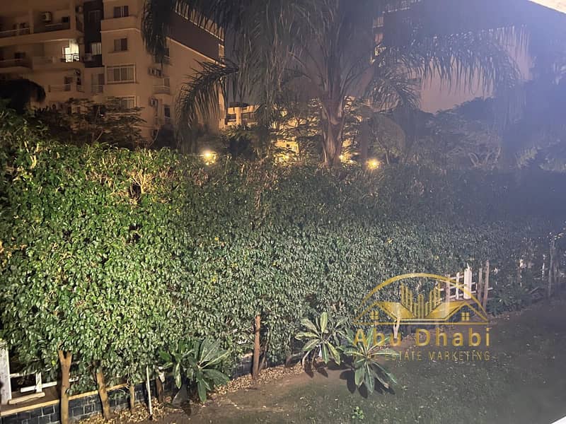 8 8899287c-64b2-4d68-b256-eddfb1952f63. jpg