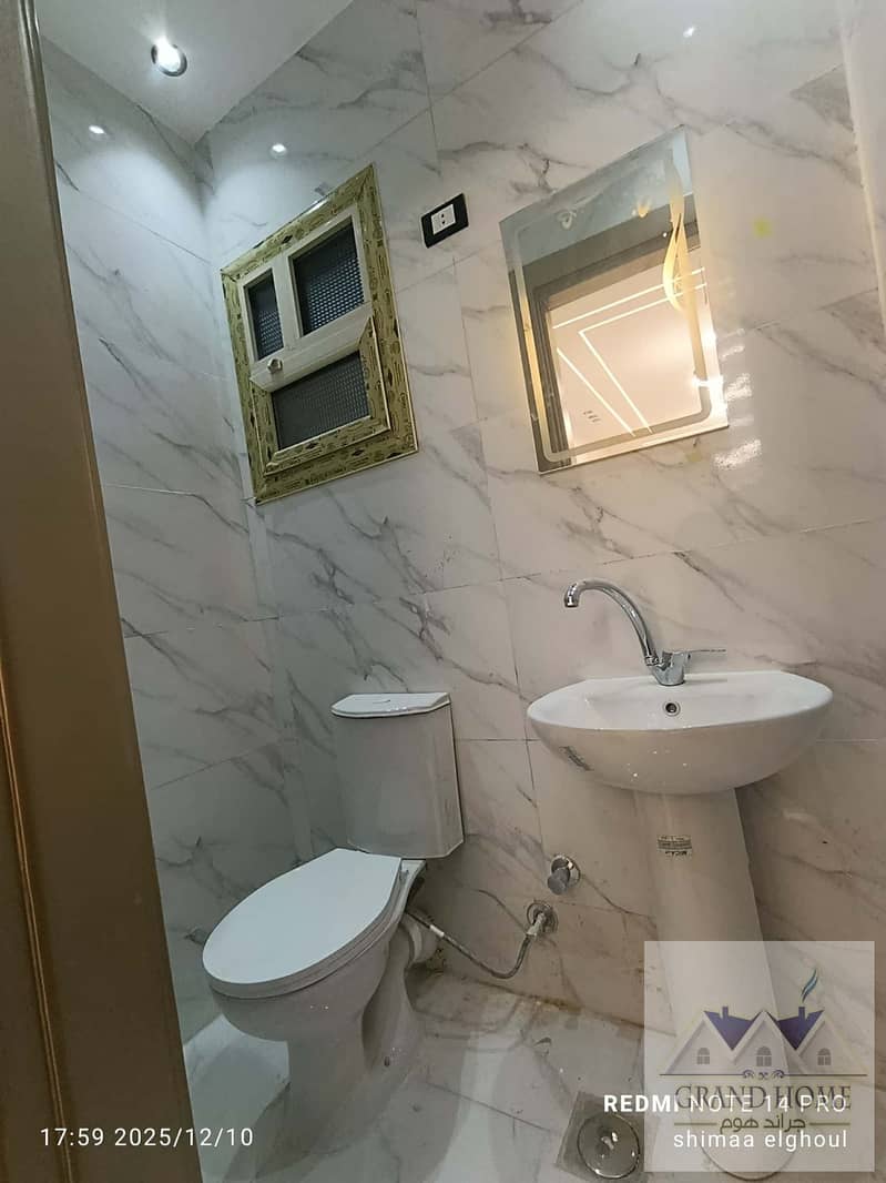 8 c945b319-df17-4a8e-a65b-39311e3a2b8f. jpg