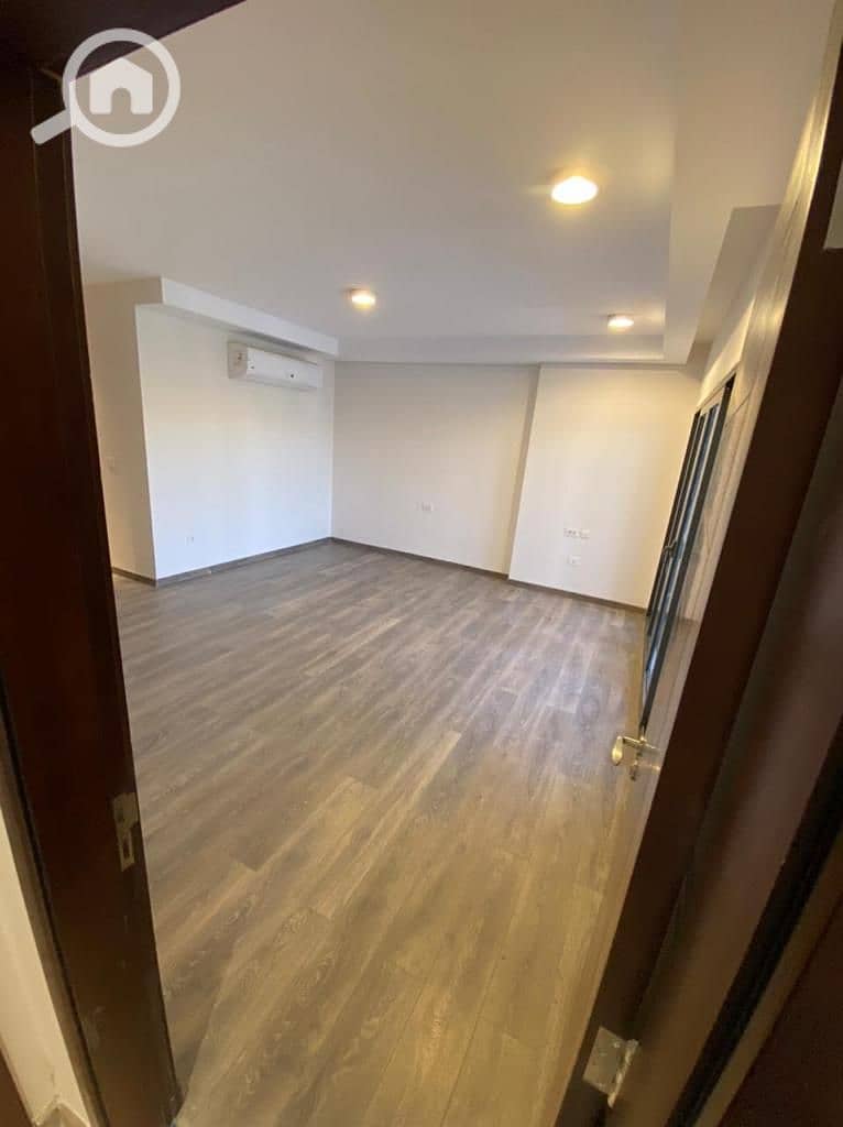 6 WhatsApp Image 2025-10-14 at 12.49. 43 PM (2). jpeg