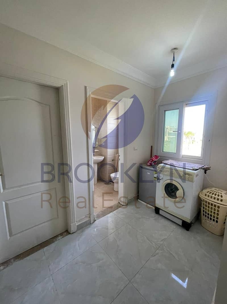 12 WhatsApp Image 2025-12-10 at 14.16. 04_221c2371. jpg