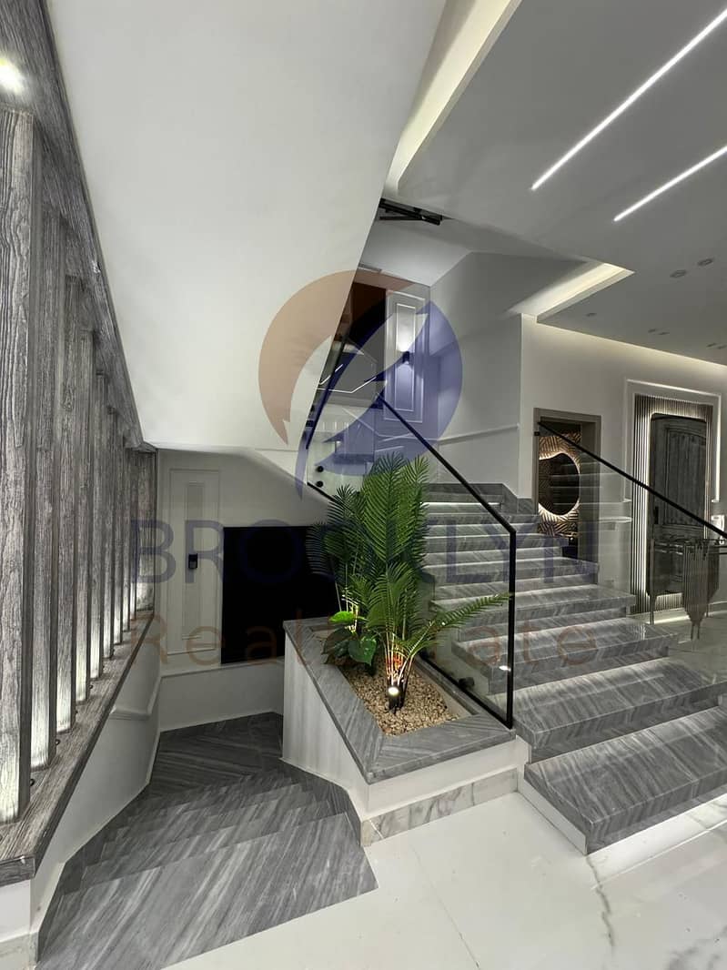 8 WhatsApp Image 2025-12-10 at 13.23. 03_6bd11752. jpg