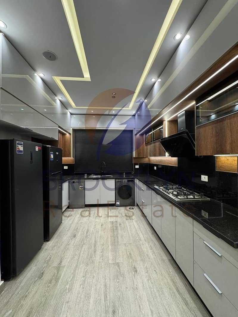 11 WhatsApp Image 2025-12-10 at 13.23. 03_7160e8d1. jpg