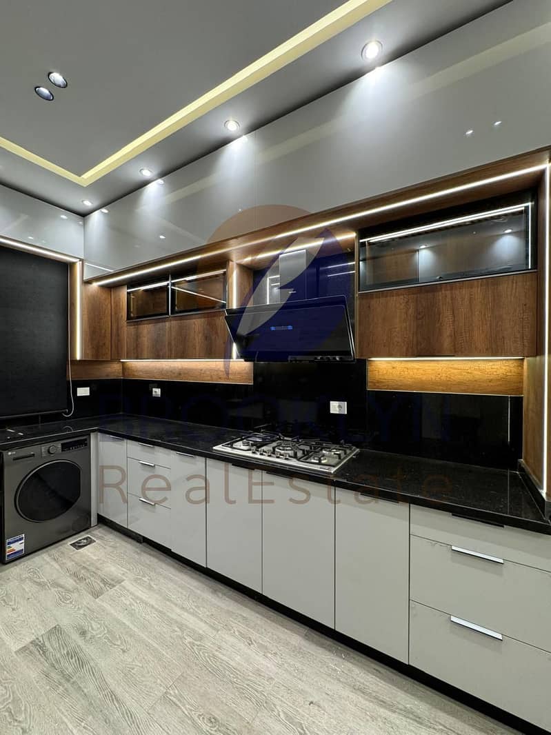 24 WhatsApp Image 2025-12-10 at 13.23. 07_662a321a. jpg