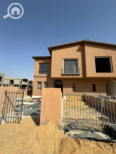 5 Bedroom Townhouse for Sale in Sheikh Zayed, Giza - IMG-20251202-WA0184. jpg