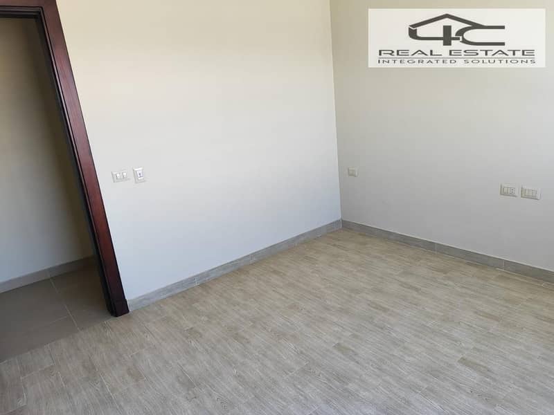 6 WhatsApp Image 2025-12-07 at 17.16. 02. jpeg