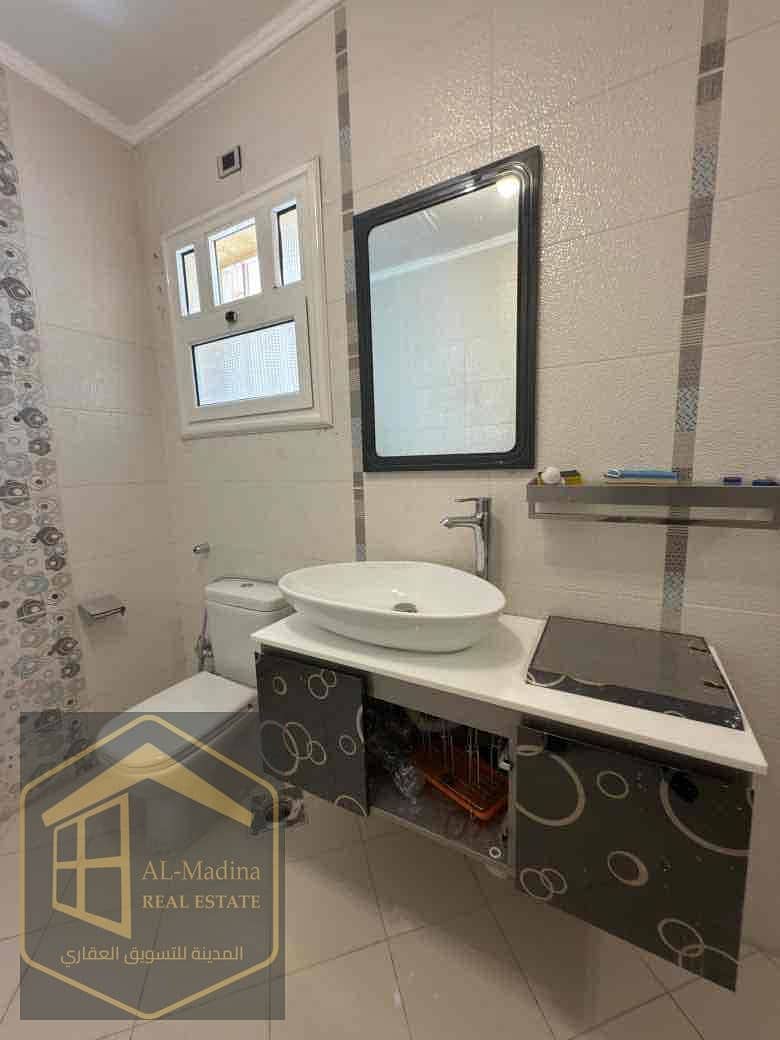 10 0c489a68-1fd9-4904-9f2a-8cd097b059fb. jpg