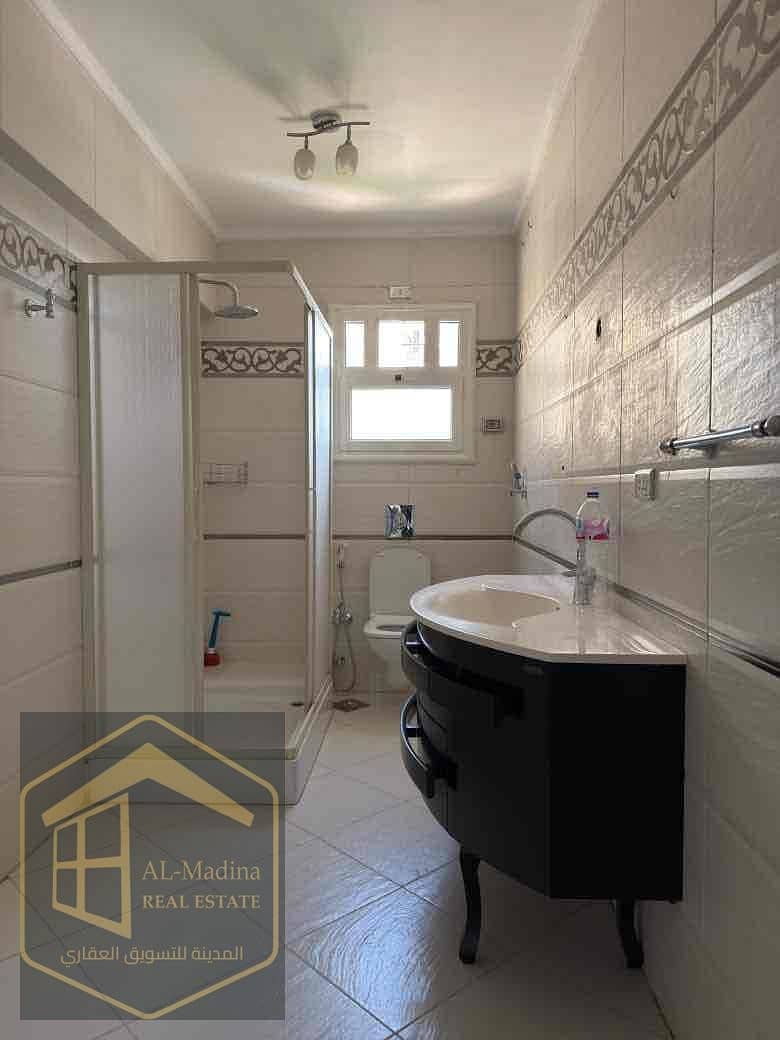 11 f68445a6-6d58-42b1-a49c-3c7a771e5434. jpg