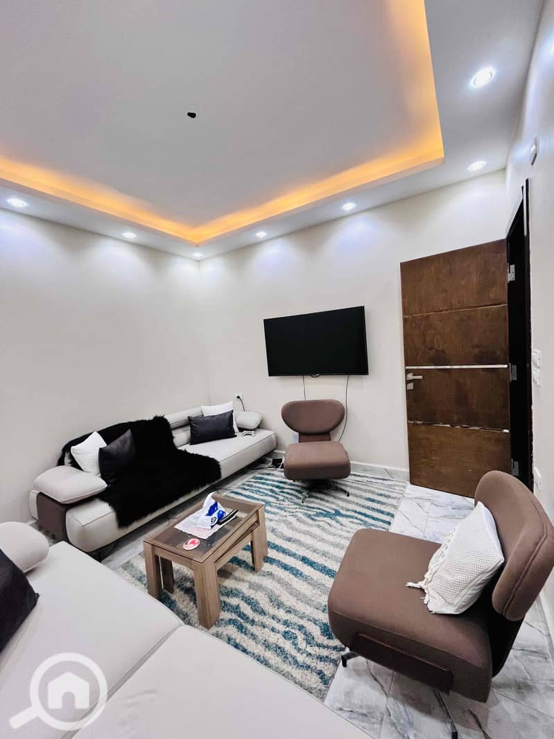 2 0e09d1c9-fa82-412d-a9b3-27bb58f7efbf. jpg