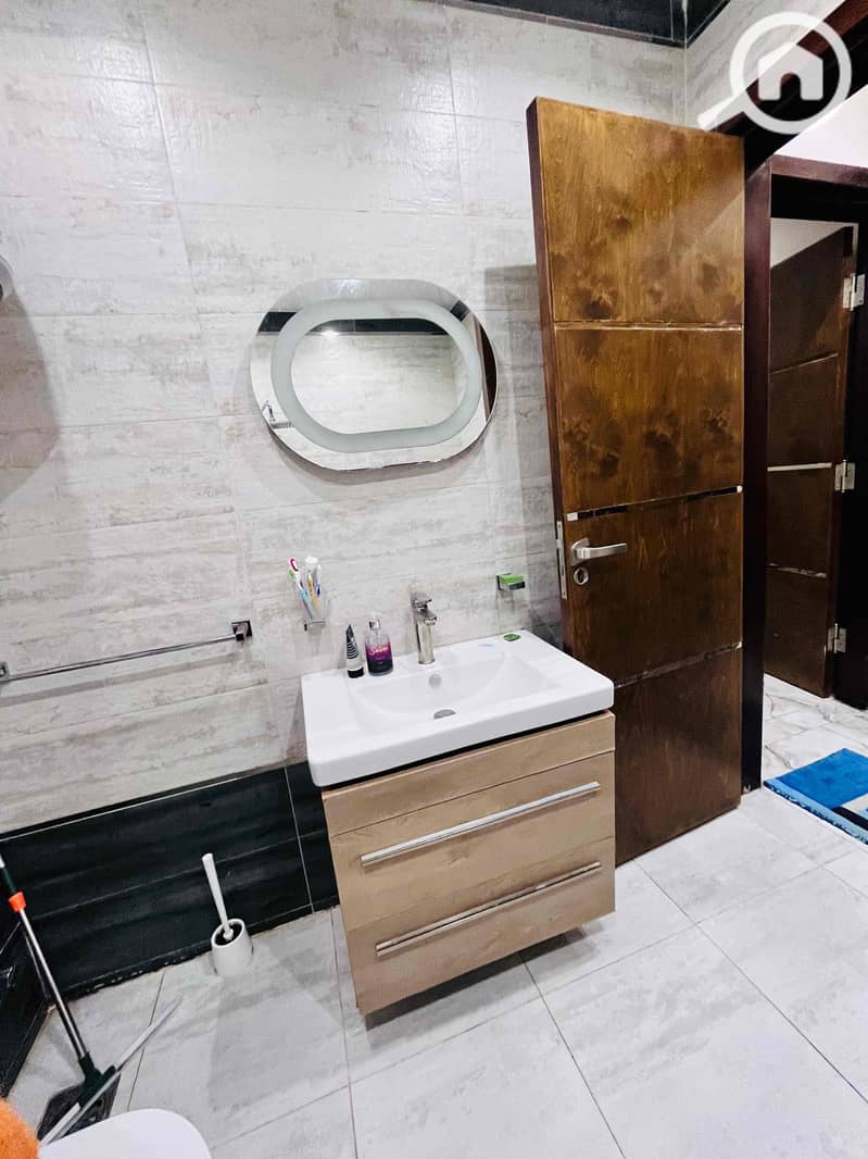 5 93478983-e81f-4050-8d48-546f022cb173. jpg