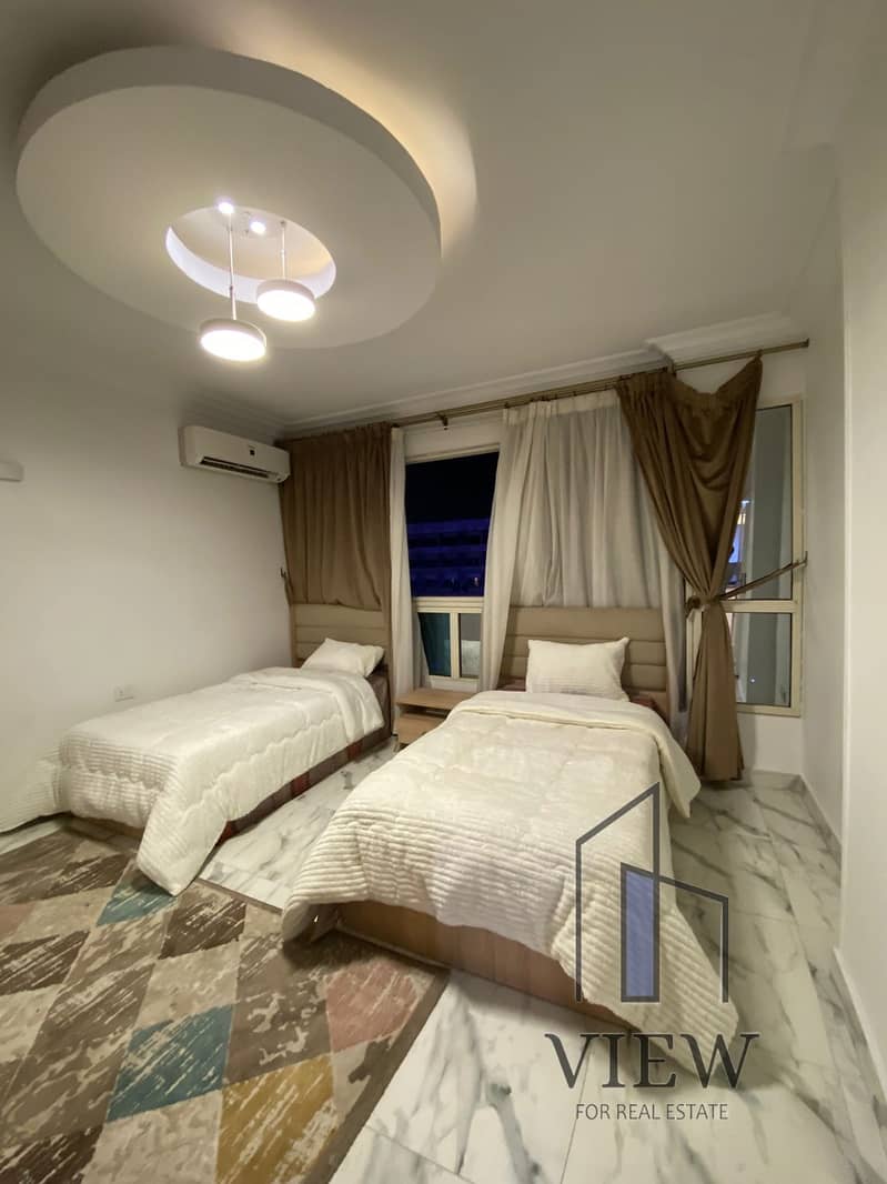 11 WhatsApp Image 2025-05-19 at 00.36. 53_502a3127. jpg