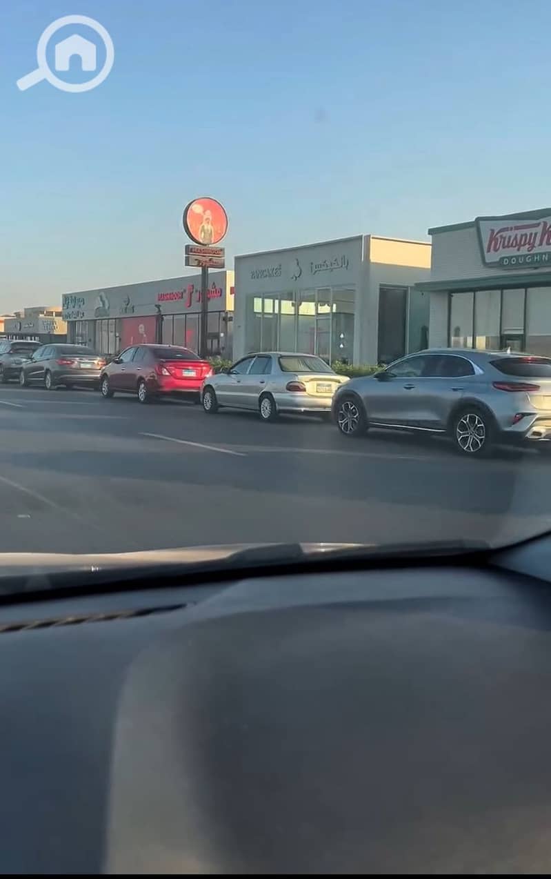 12 970db74f-ebf8-4b92-828f-227603d12626. jpg