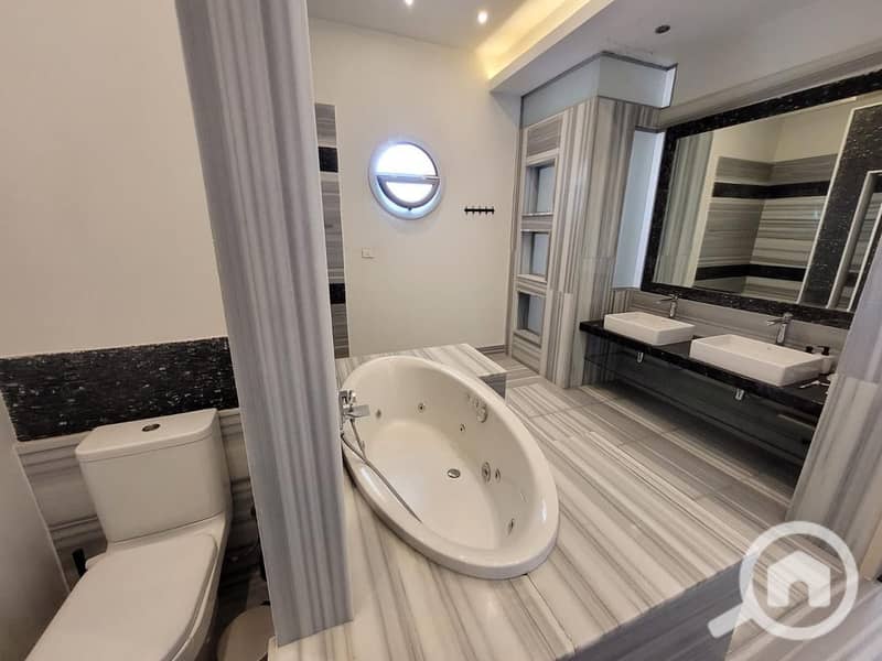 4 e1c491ff-d83f-4b33-bc15-def358117497. jpeg