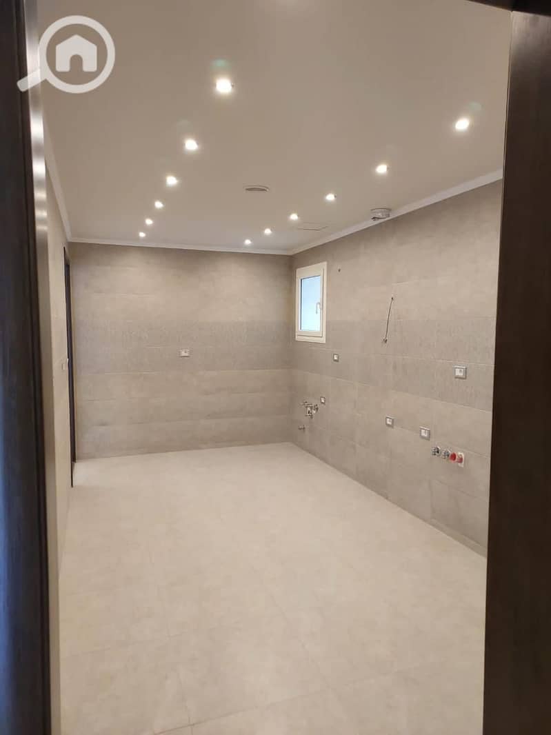 6 08968295-9d08-48cd-a6d9-1cef0186e6fe. jpeg