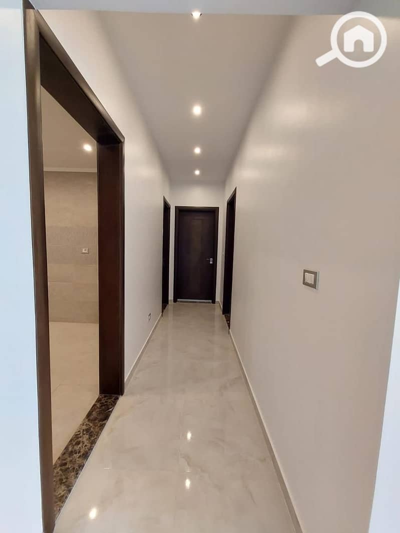 10 c94996aa-3c75-4dd9-b718-248a0d945e57. jpeg