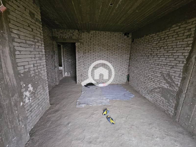 14 c32cb11f-ee0e-42a5-9940-8f337331f0b0. jpeg