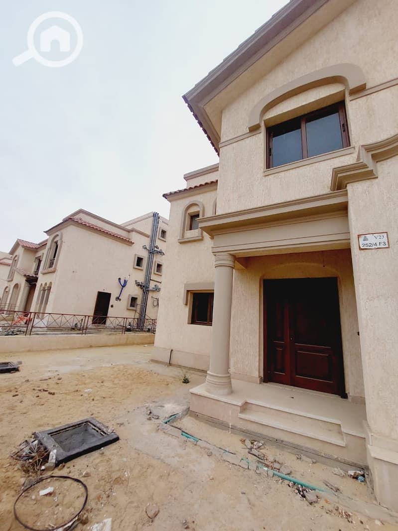 16 e4c04a87-09d5-47de-a057-13c0ec78f8a1. jpeg