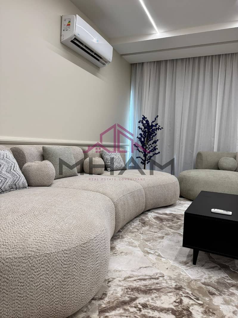 2 photo_5892984138921348247_y. jpg