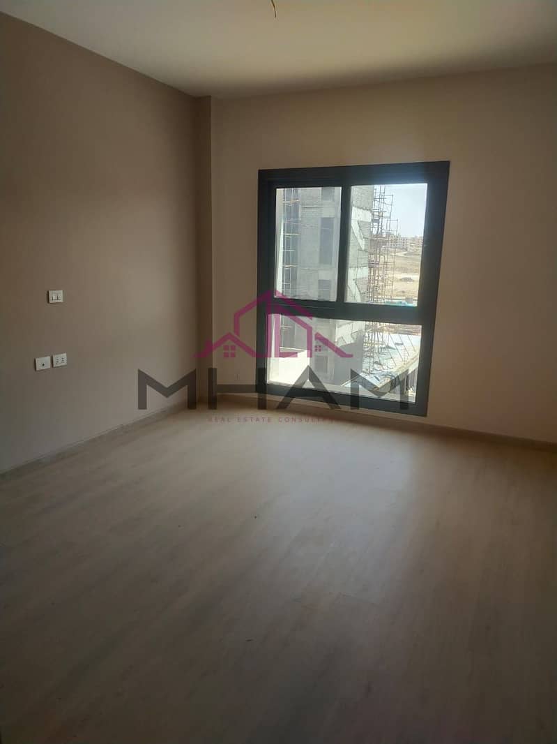 3 photo_5891047078606081155_y. jpg