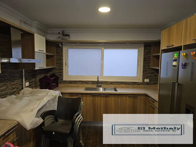 3 4fb0d435-0cc2-4adb-a296-46fdf015e827. jpg