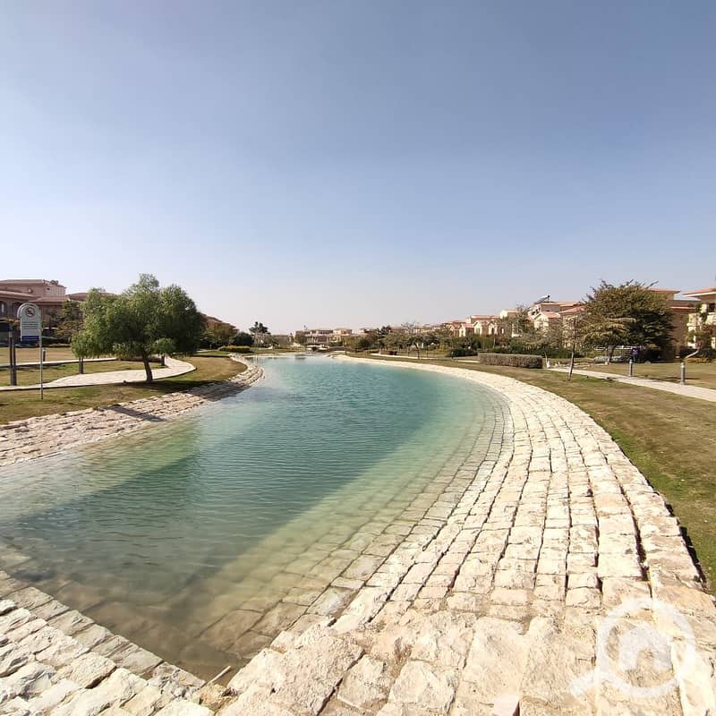 13 e4d39f82-0ebb-4ee1-ac79-bc0ffd8af487. jpg