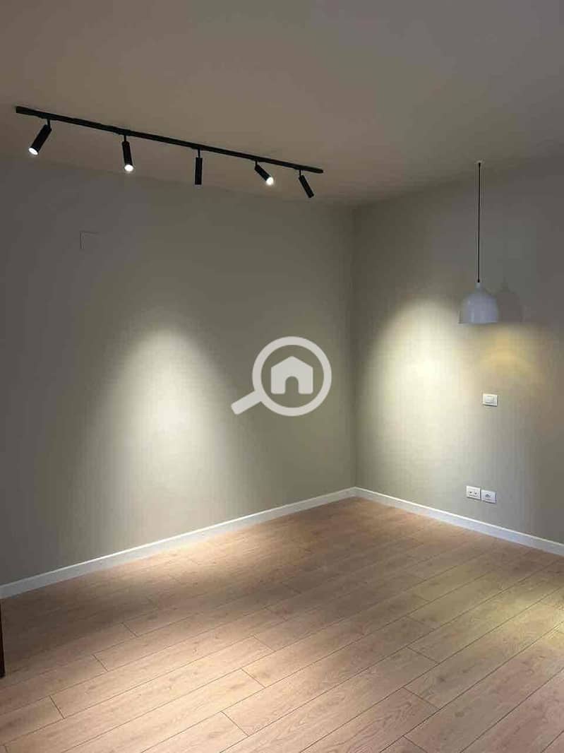 5 8c0c5b3b-f664-4e0f-a138-1720d264b20a. jpg