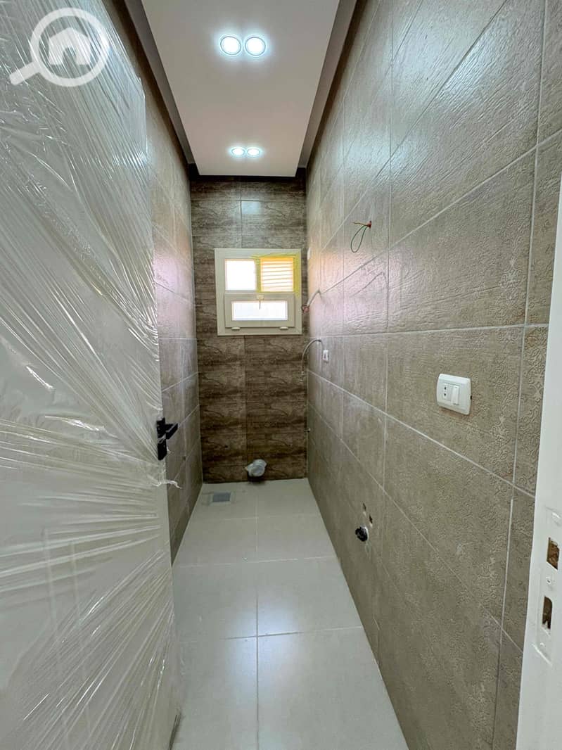 8 17f0460e-6ec1-4785-ac51-8378c6104cbc. jpg