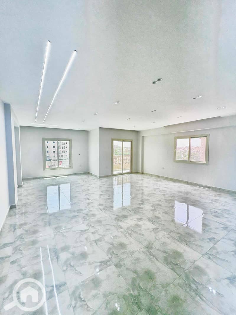 14 5d5a8f97-7470-4c14-bc88-2219fb5b1b72. jpg