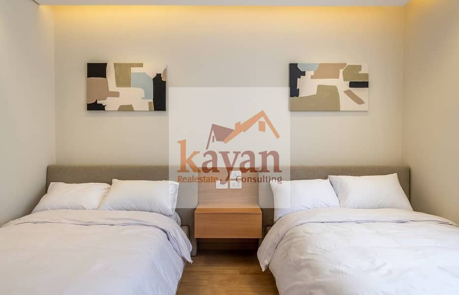 10 958de344-2e15-495e-98f6-a3c775670b6a. jpg