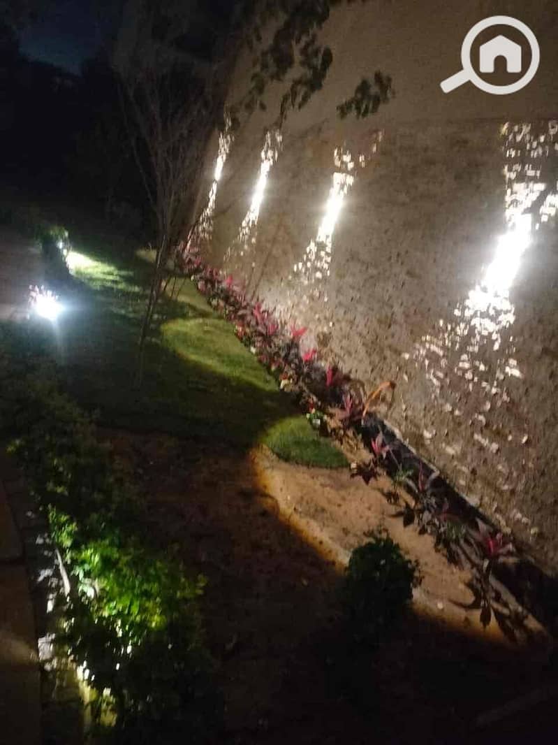 13 e5ae9786-42bc-4c01-add0-382566fc6428. jpg