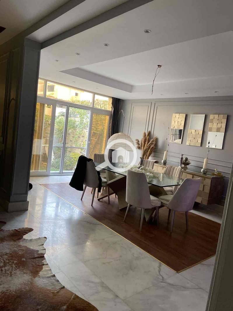 20 2703c7dd-de13-42fb-b4f7-cb730f481c03. jpg