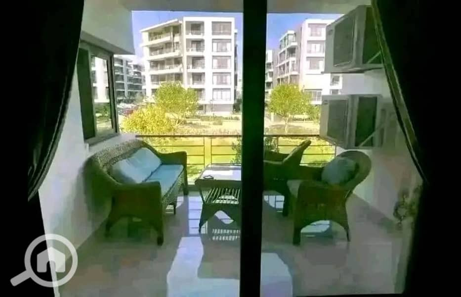 6 491348492_646371568285684_6384126836755176365_n. jpg