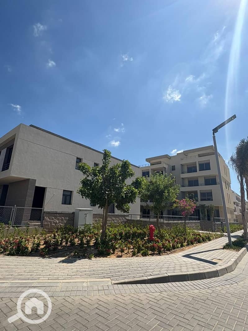 3 698c60f1-42b7-4309-a47d-d4fc23ff1581. jpeg