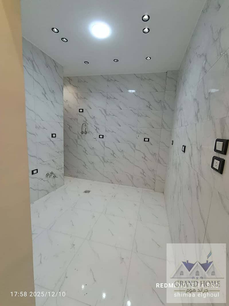 7 a780ad04-cbe3-48ac-bf43-12ced7e21836. jpg