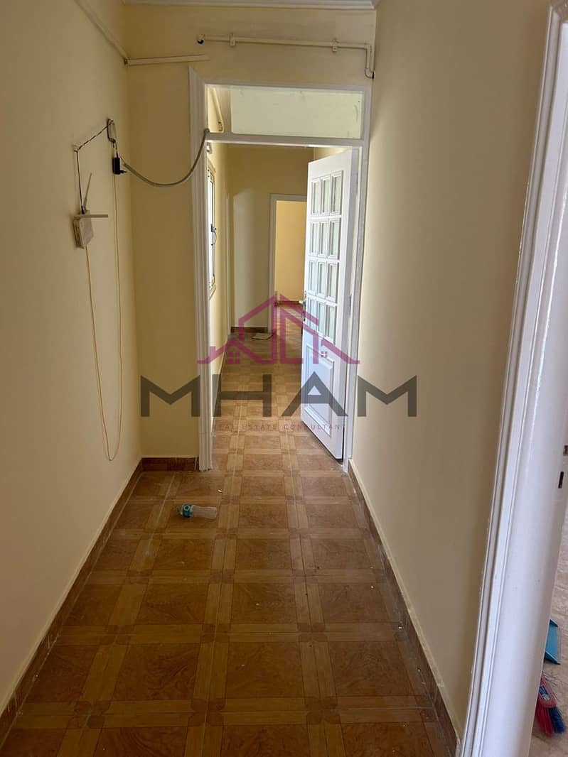 2 photo_5882079277086346333_y. jpg