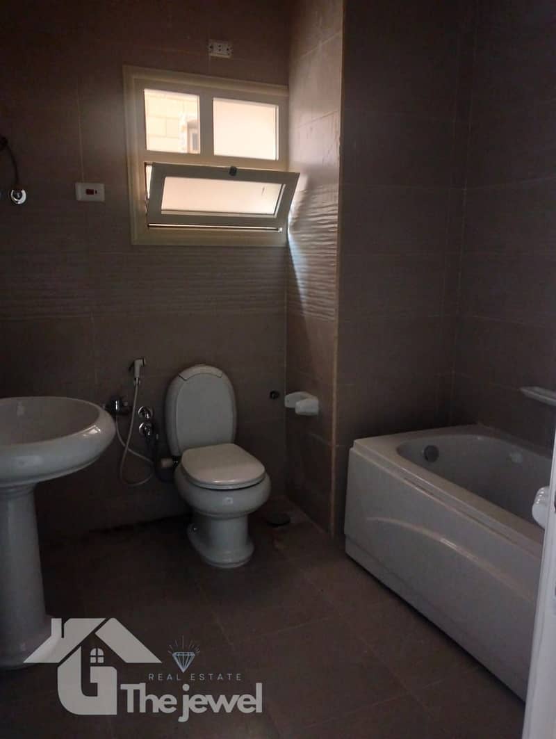 8 bb303a2a-cb50-4bc9-be9d-045ee038aa00. jpg