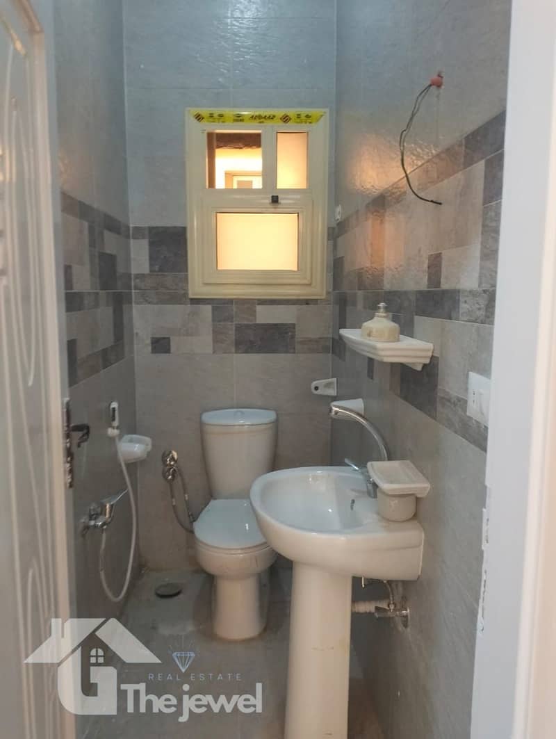 10 8fa1c2aa-9541-4260-ad9e-944bdbcae845. jpg