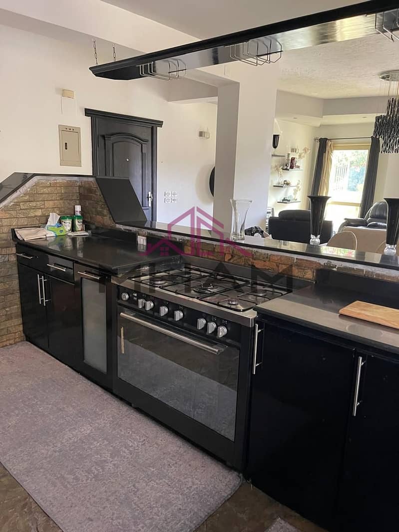 5 photo_5890732339107663020_y. jpg