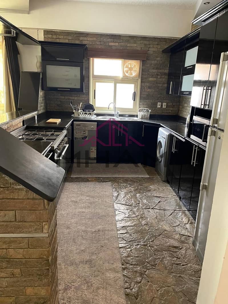 6 photo_5890732339107663021_y. jpg