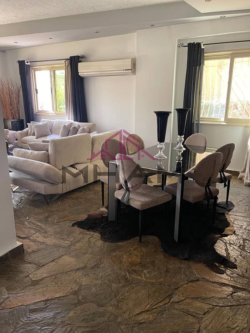 8 photo_5890732339107663024_y. jpg