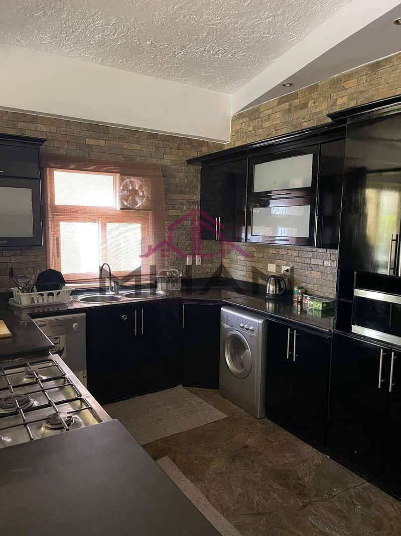 18 photo_5890732339107663034_y. jpg